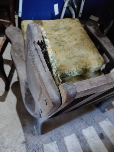 Conjunto De Poltronas Em Madeira Maciça (1 Fixa E 1balanço ) (Usado)