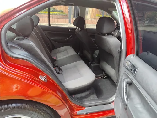 Volkswagen Jetta Trendline 2.0 Mecánico