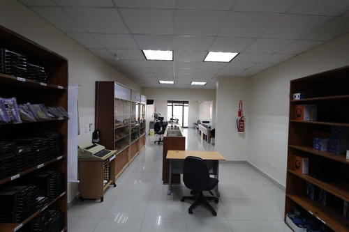 Imagen 12 de 15 de Local Comercial En Gazcue, Alquiler