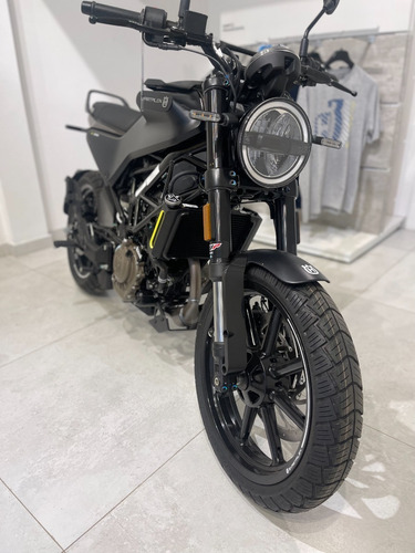 Imagen 12 de 22 de Husqvarna Svartpilen 200 0km 2023