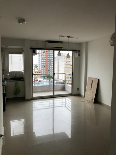 Departamento 2 Ambientes En Alquiler En Caseros, Tres De Febrero, G.b.a. Zona Oeste