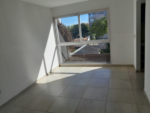 Departamento 2 Amb Con Cochera En Venta - Ituzaingó Centro