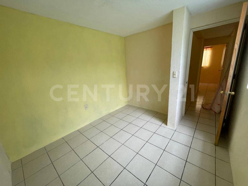 Casa En Venta Sobre Avenida Gandhí, San Juan Del Río, Querétaro.