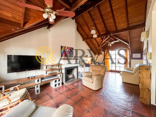 Arvas Vende Dúplex En San Fernando - 4 Dorm - Playroom - Patio - Parrilla - Lavadero
