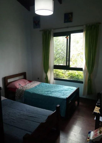 Casa En Venta - 2 Dormitorios 1 Baño - 1,000 Mts2 - El Rodeo, Abasto, La Plata