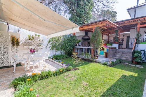 Casa En Venta De 3 Dorm Con Dpto Independiente. Las Condes