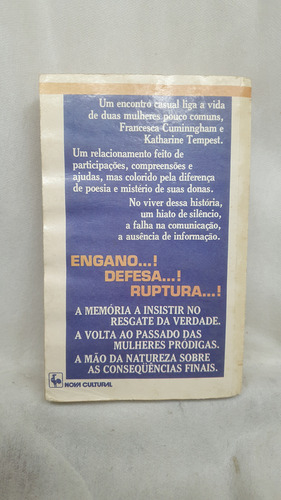 Livro A Voz Do Coração - Barbara Taylor Bradford - Editora Nova Cultural (Usado)