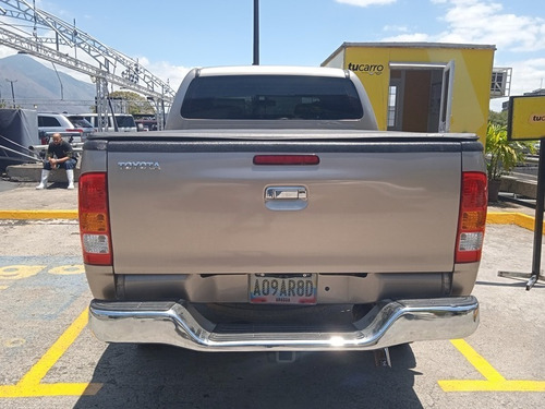 Imagen 5 de 12 de Toyota Hilux V6 4.0 4x4