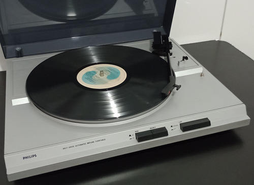 Toca Discos Philips F 1430 Bi Volt 33/45 Rpm Ver Vídeo Teste Prateado (Usado)