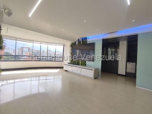 26-56 Un Ph Dúplex Con Estilo Y Comodidad En Venta