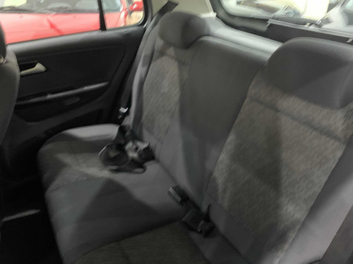 Imagem 7 de 10 de Volkswagen Fox 1.0 Vht Trend Total Flex 5p 2013