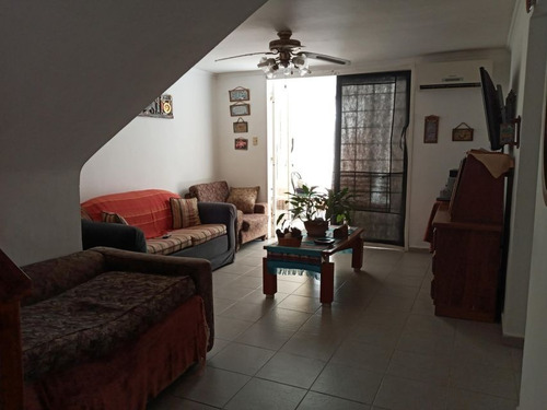Imagen 10 de 13 de Eloisa Mejia Rentahouse Vende Acasa En La Entrada Naguanagua 22-16099