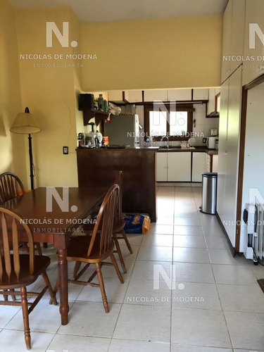 Casa En Marly, 4 Dormitorios *- Ref: 3497