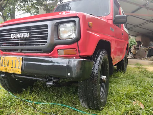 Vehículo En Perfecto Estado 4x4 Con Bajo Todo Le Funciona