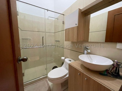 Magnifica Propiedad En Este Exclusivo Conjunto Residencia Piedras Pintada 25-1715