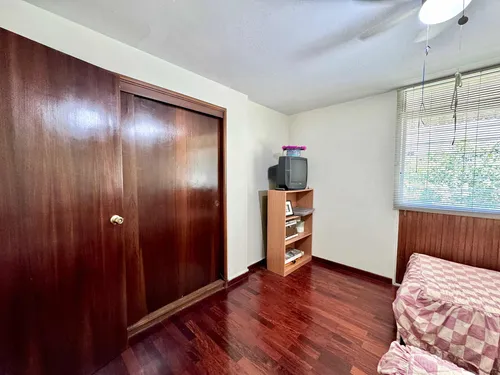Casa En Prados Del Este (5h/5b/5pe)