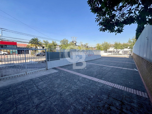 Oportunidad Local Comercial Manuel Montt / Alférez Real