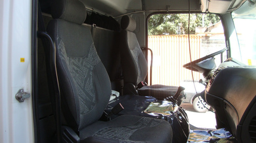 Imagem 10 de 22 de M.benz 1719 Atego Ano 2013 Bau Cabine Leito