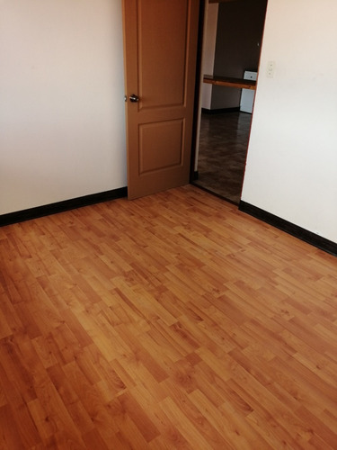 Imagen 4 de 7 de Apto Centro Guadalupe, Amplio Y Varios Beneficios Adicional