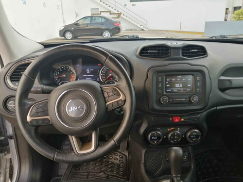 Imagen 10 de 14 de Jeep Renegade 2018 5p Latitude L4/1.8 Aut
