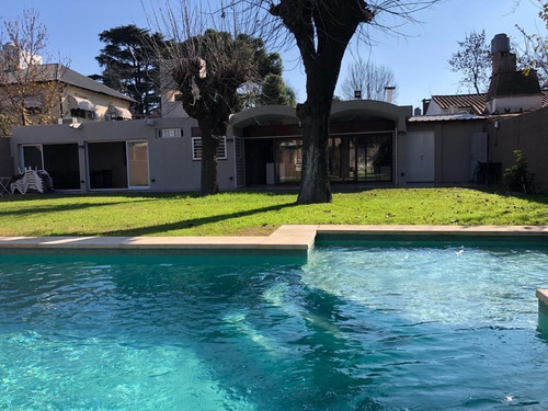 Imagen 3 de 19 de Alquiler Casa 4 Amb Con Parque Y Pileta, Ituzaingo Sur