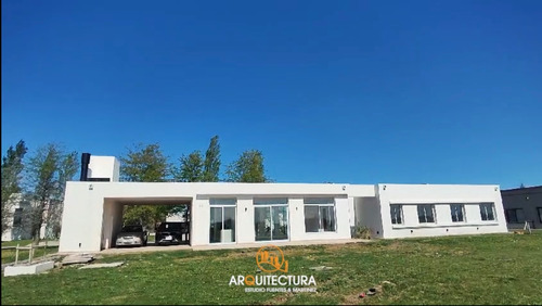 Casa 4 Dorms A Estrenar En Comarcas De Luján San Roque