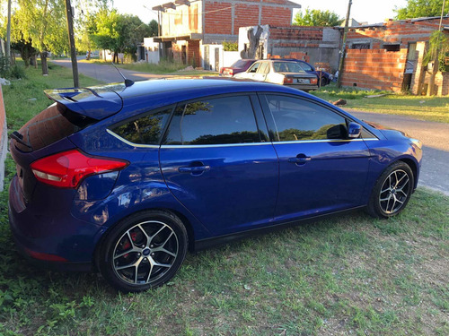 Ford Focus 5p Titanium At