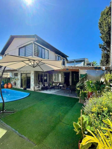 Hermosa Casa Con Piscina A Pasos De Estación Sargento Aldea!