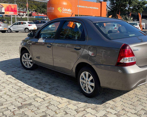 Imagem 8 de 9 de Toyota Etios 1.5 X Sedan 16v Flex 4p Automático