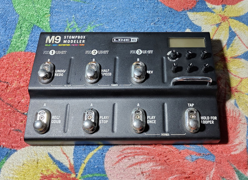 Line 6 M9 Stompbox Modeler C/ Fonte Bivolt - Willaudio (Usado)