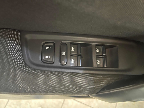 Imagem 15 de 15 de Fiat Toro 2017 1.8 16v Freedom Flex 4x2 Aut. 4p