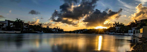 Terreno En Venta En Cancún, Lagos Del Sol, Lujoso Residencial