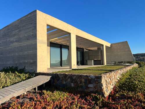 Maravillosa Casa A Pasos De La Playa En La Vega De Pupuya