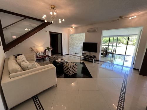 Alquiler De Casa 4 Dormitorios Beverly Hills Punta Del Este (ref: Iea-2133)