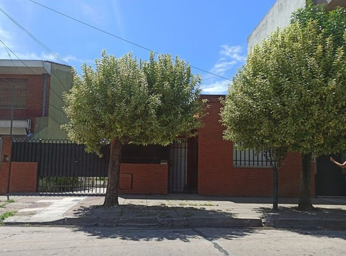 Imagen 4 de 11 de Casa En Venta De 2 Dorm. C/ Cochera Urgente! En Ramos Mejía