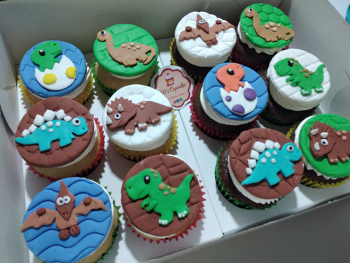 Cupcakes, Cookies, Oreos Y Minidonas Dinosaurios Vainilla Y Chocolate Dulce De Leche