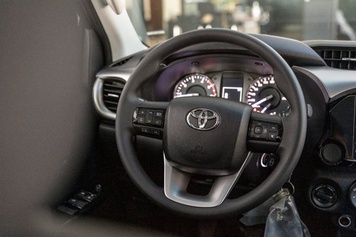 Toyota Hilux SR 4x4