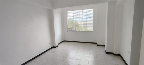 Se Vende Apartamento 108m2 Urbanizacion Turumo