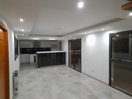 Casa En Venta En Las Cañitas. 3 Dormitorios. Pileta