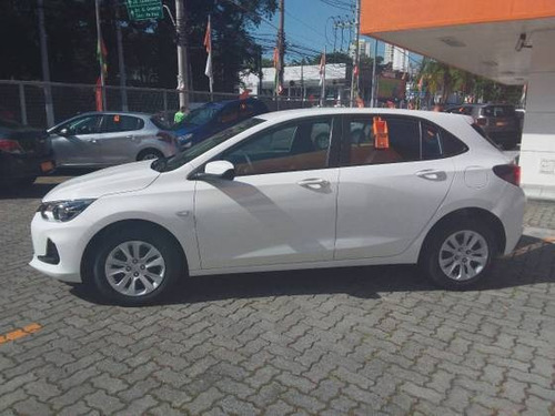Imagem 8 de 9 de Chevrolet Onix 1.0 Flex Lt Manual