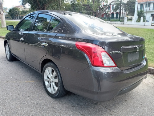 Nissan Versa 1.6 Exclusive Navi At 2017
