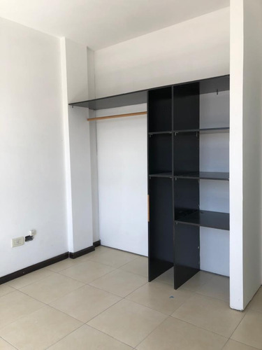 Imagen 5 de 9 de Departamento Monoambiente Dividido Cta/fte
