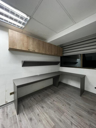 Oficinas Metro Los Leones, Suecia - Nueva Providencia
