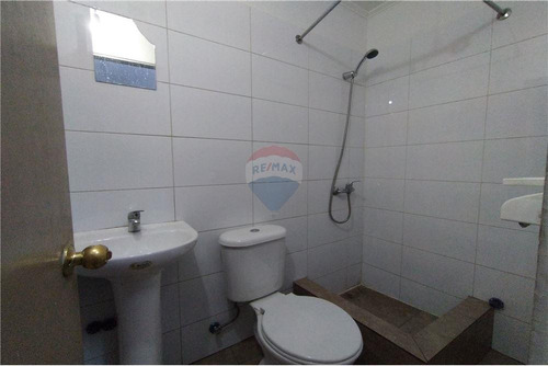 Local Comercial De Dos Pisos En Victoria