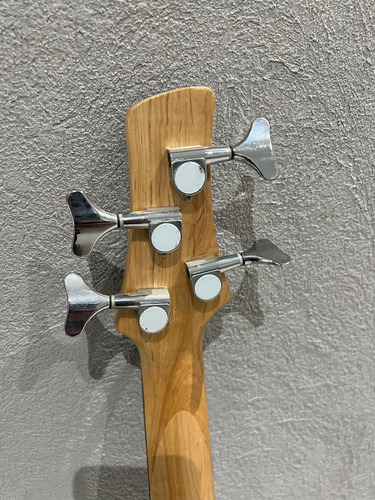 Bajo Parquer Tipo Ibanez Diestro Natural Laqueado 4 (Usado)