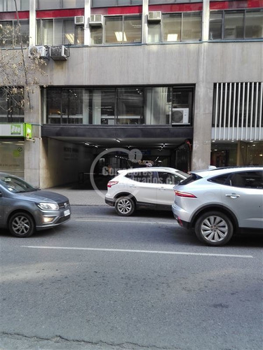Imagen 4 de 4 de Estacionamiento En Venta En Santiago