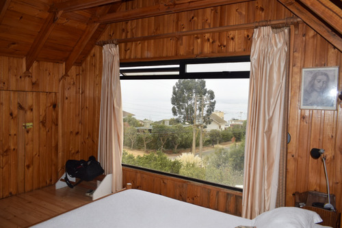 Vende Hermosa Y Acogedora Casa Con Maravillosa Vista Al Mar