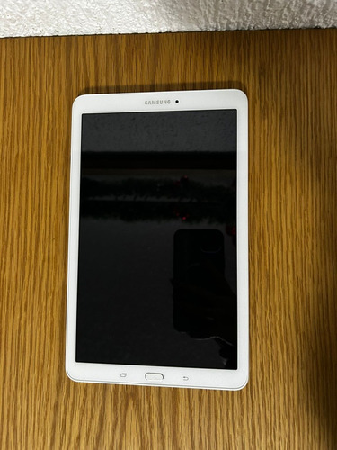 Tablet Samsung Galaxy Tab E 8gb (funda Incluida)
