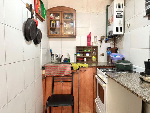 Venta Local Al Frente Con Patio Zona Constitución
