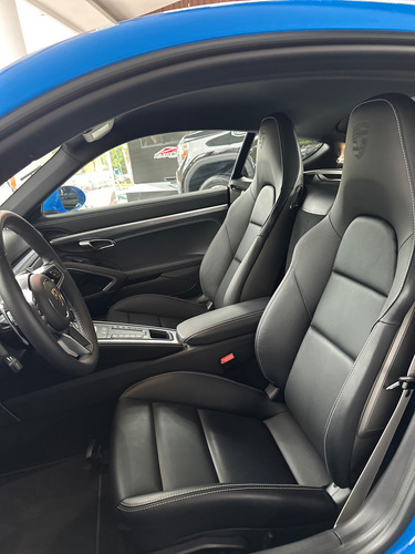 Estrena Auto!!! Es Un Azul Hermoso Y Con Poco Kilometraje
